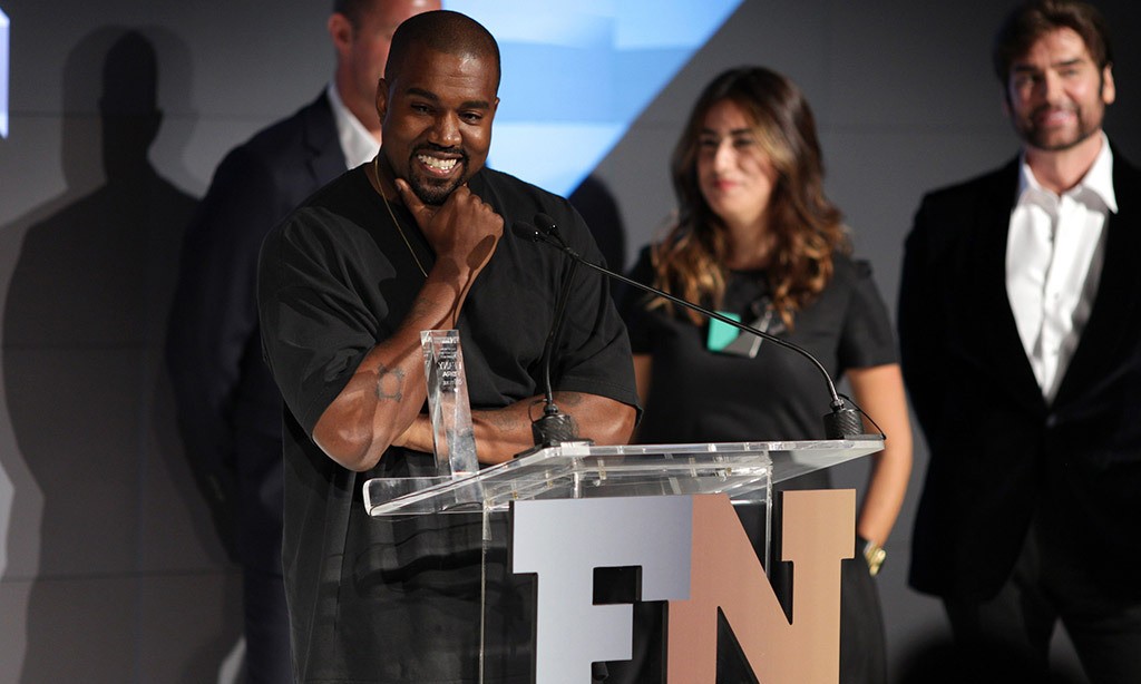 Kanye West 凭借 Yeezy Boost 荣膺 FNAA “Shoe of the Year” 大奖